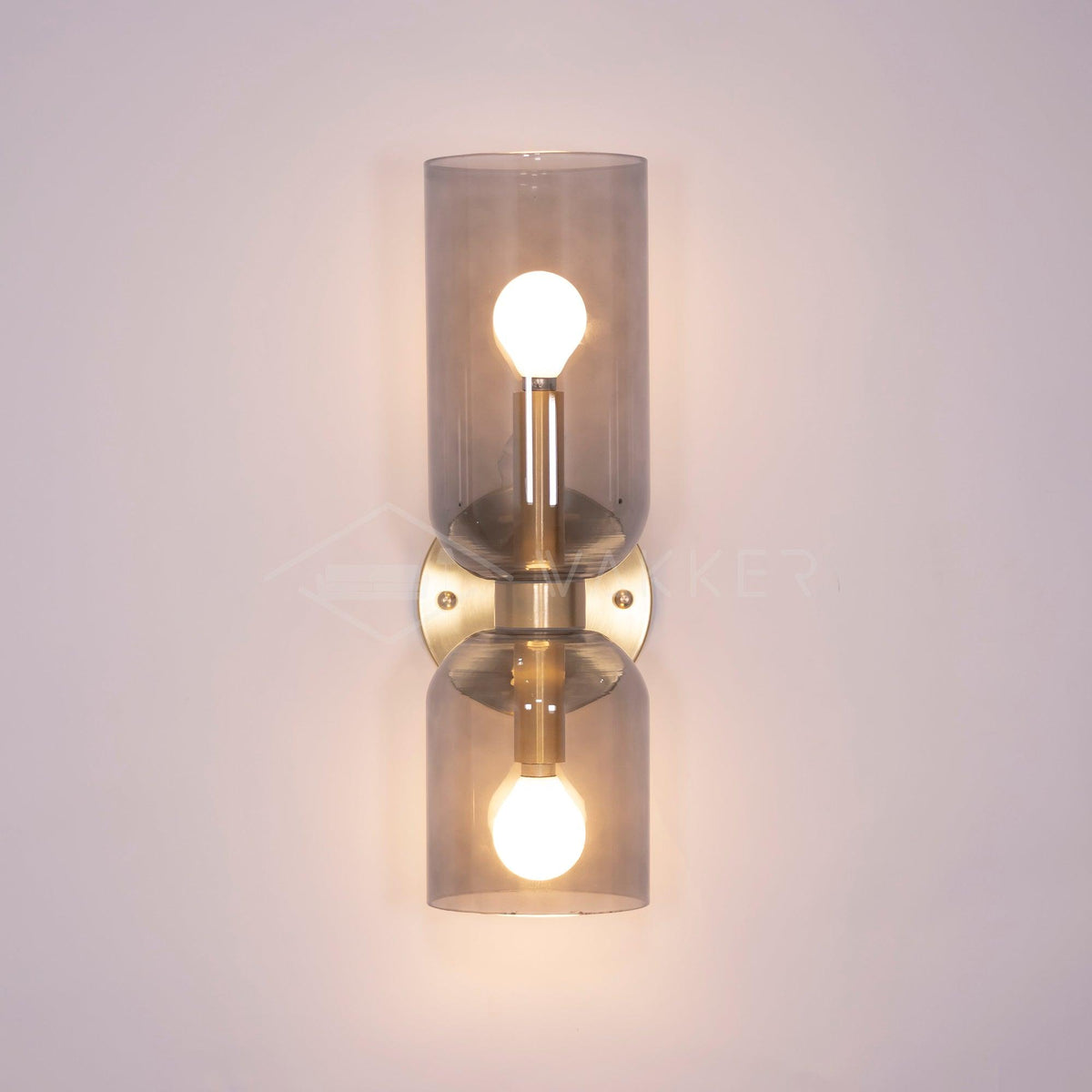 Bryn zeitgenössische minimalistische Wandleuchte aus Glas