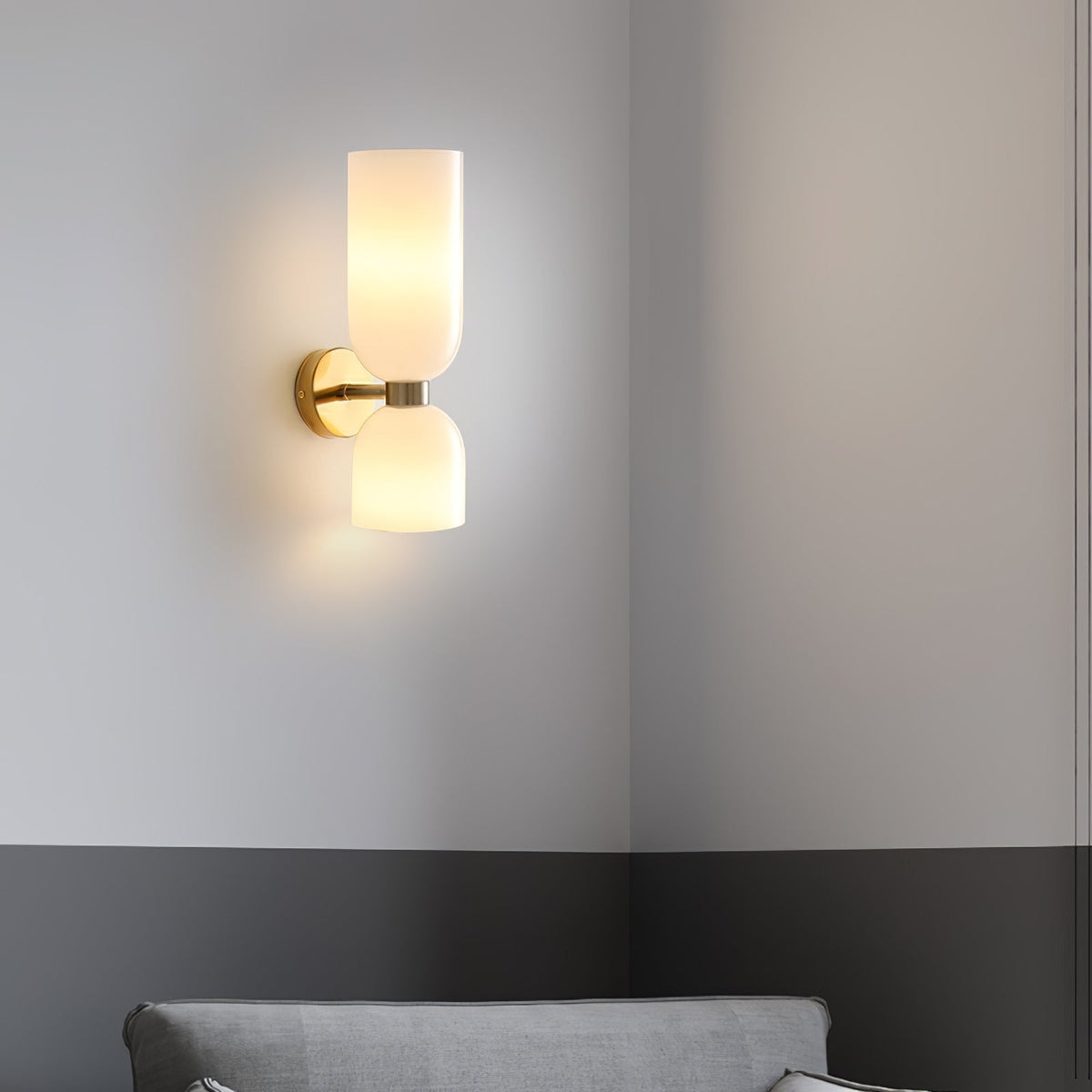 Bryn zeitgenössische minimalistische Wandleuchte aus Glas