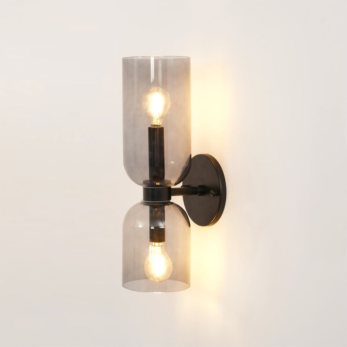 Bryn zeitgenössische minimalistische Wandleuchte aus Glas