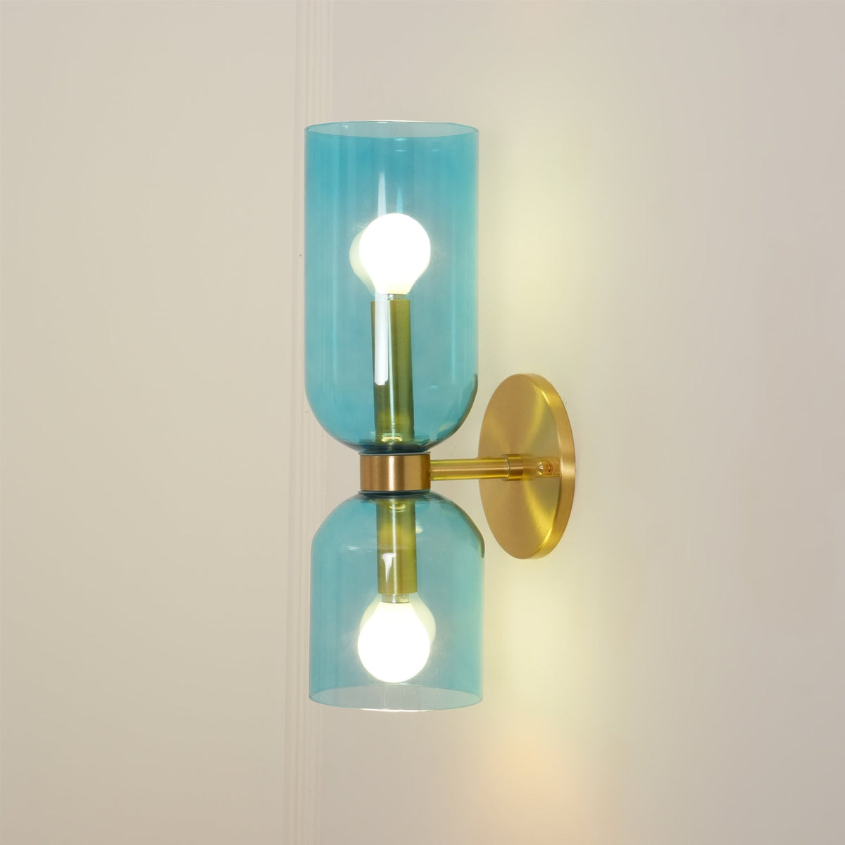Bryn zeitgenössische minimalistische Wandleuchte aus Glas