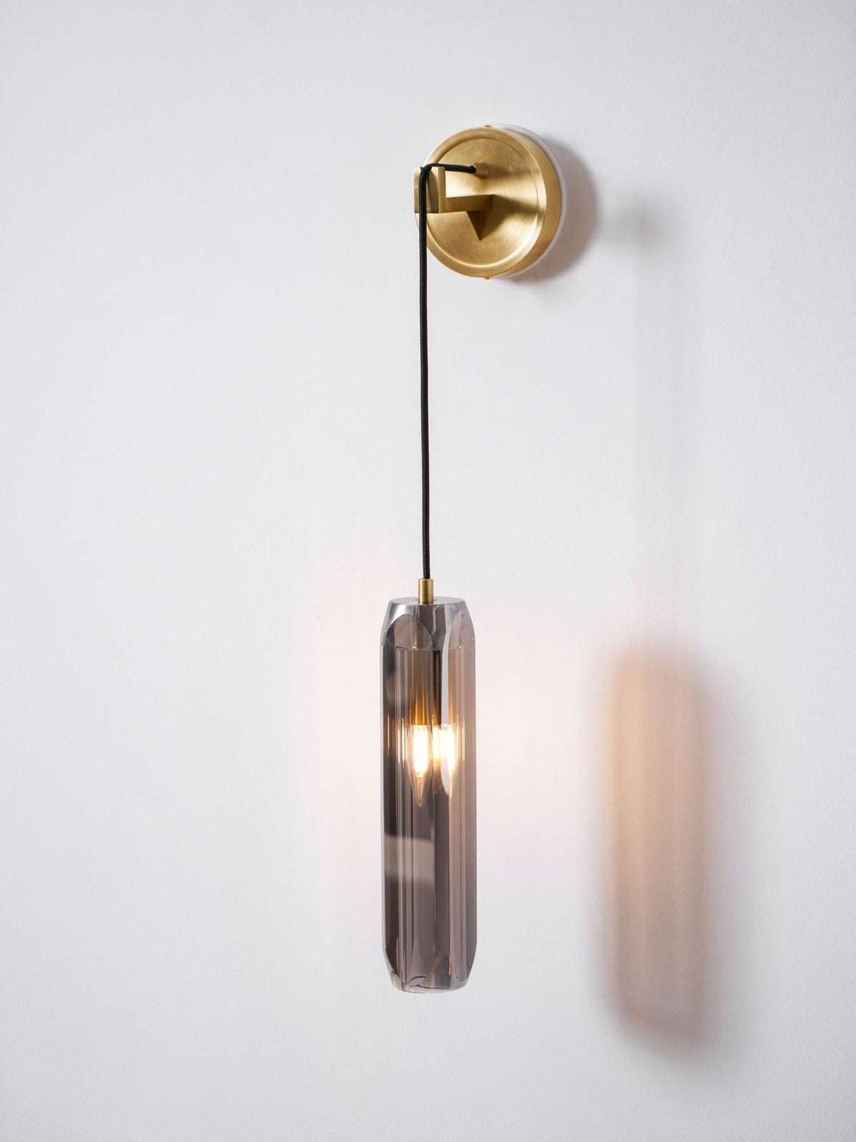Zodorila zeitgenössische minimalistische Wandleuchte aus Kristall