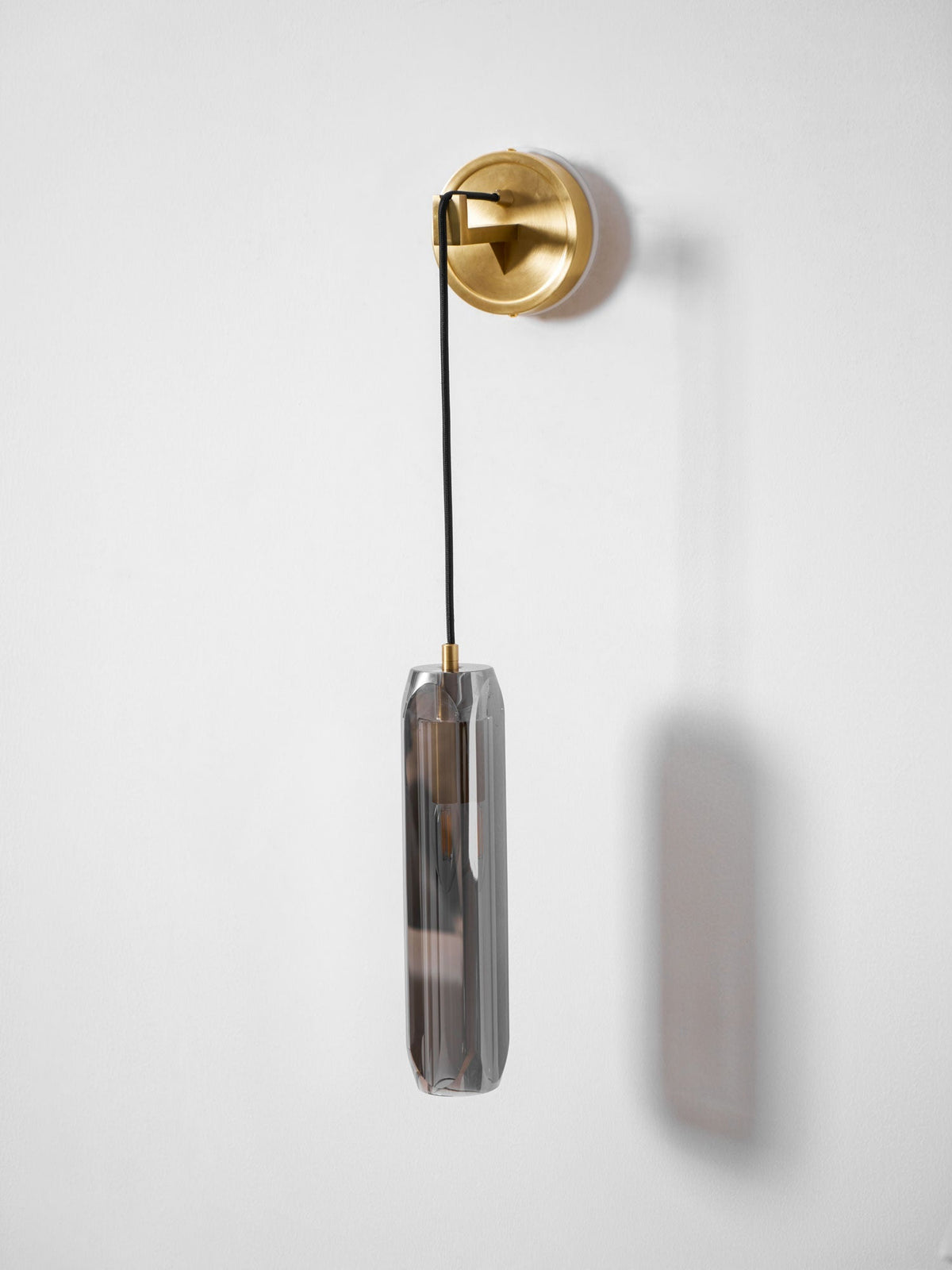 Zodorila zeitgenössische minimalistische Wandleuchte aus Kristall
