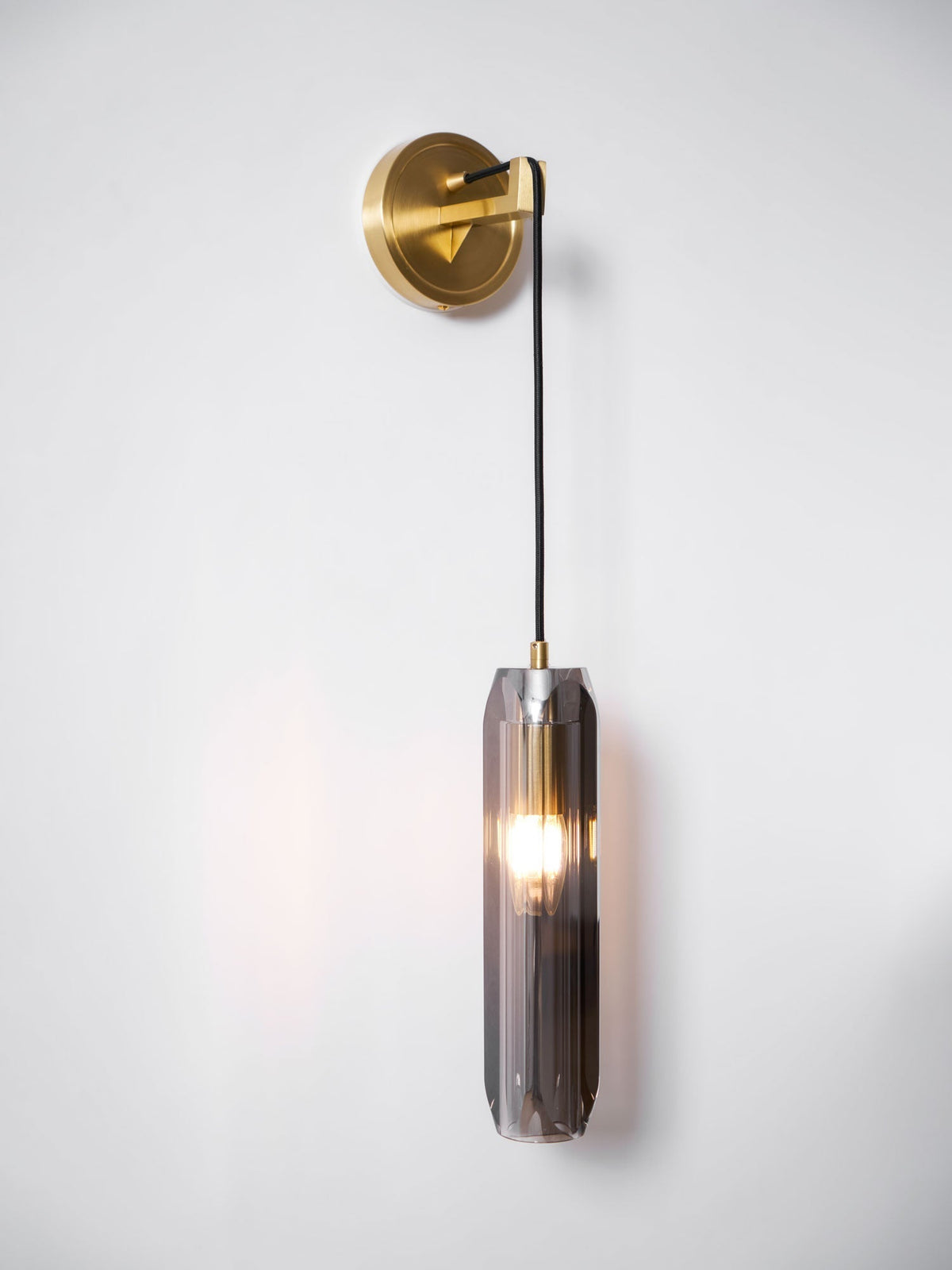 Zodorila zeitgenössische minimalistische Wandleuchte aus Kristall