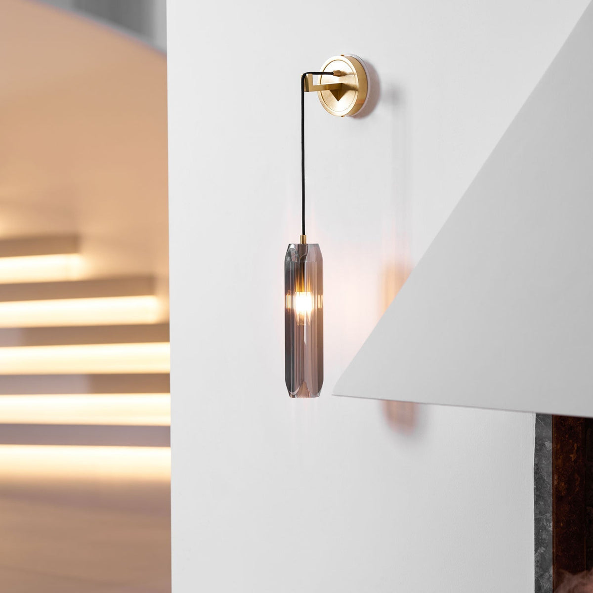 Zodorila zeitgenössische minimalistische Wandleuchte aus Kristall