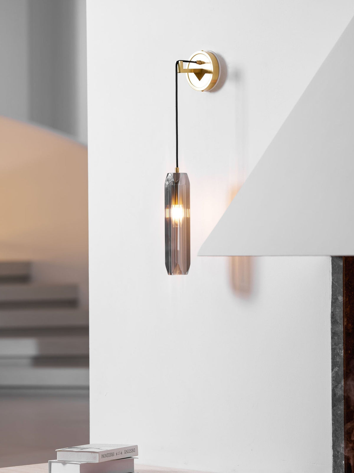 Zodorila zeitgenössische minimalistische Wandleuchte aus Kristall