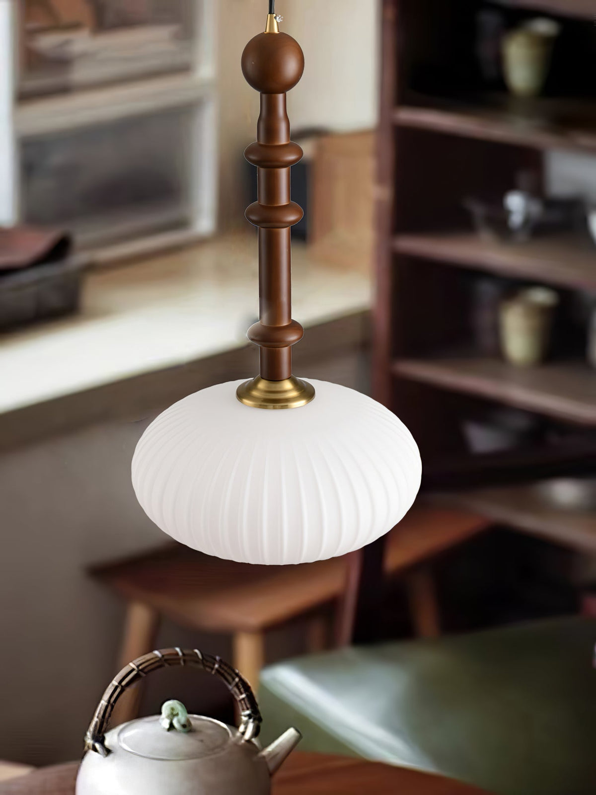 Iliror Traditionelle Pendelleuchte aus Holz und Glas