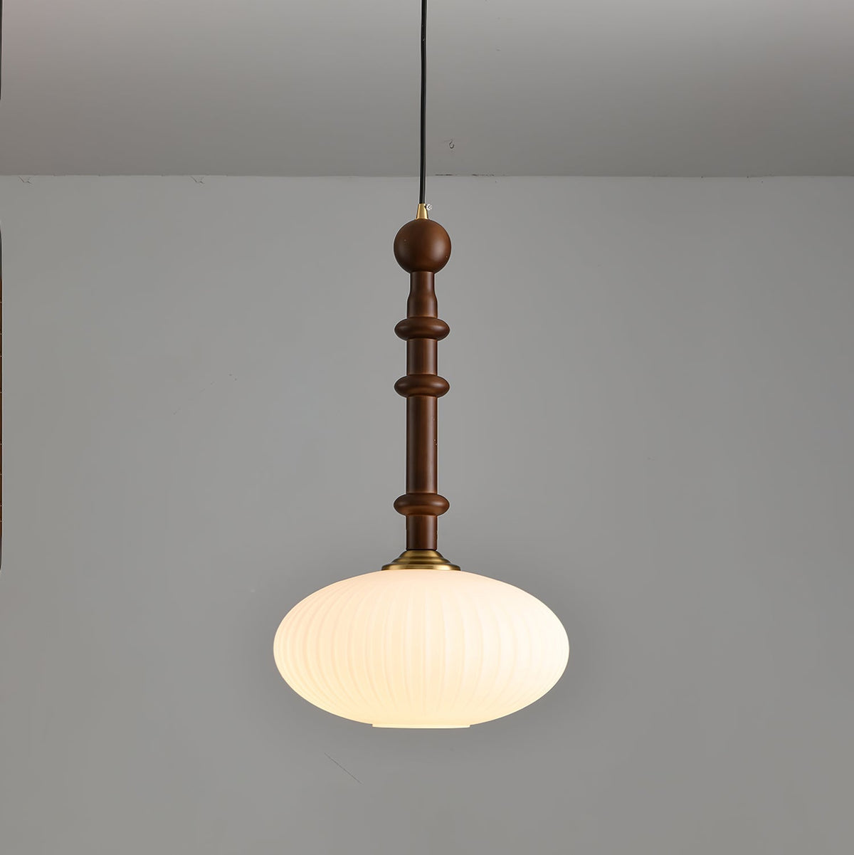 Iliror Traditionelle Pendelleuchte aus Holz und Glas