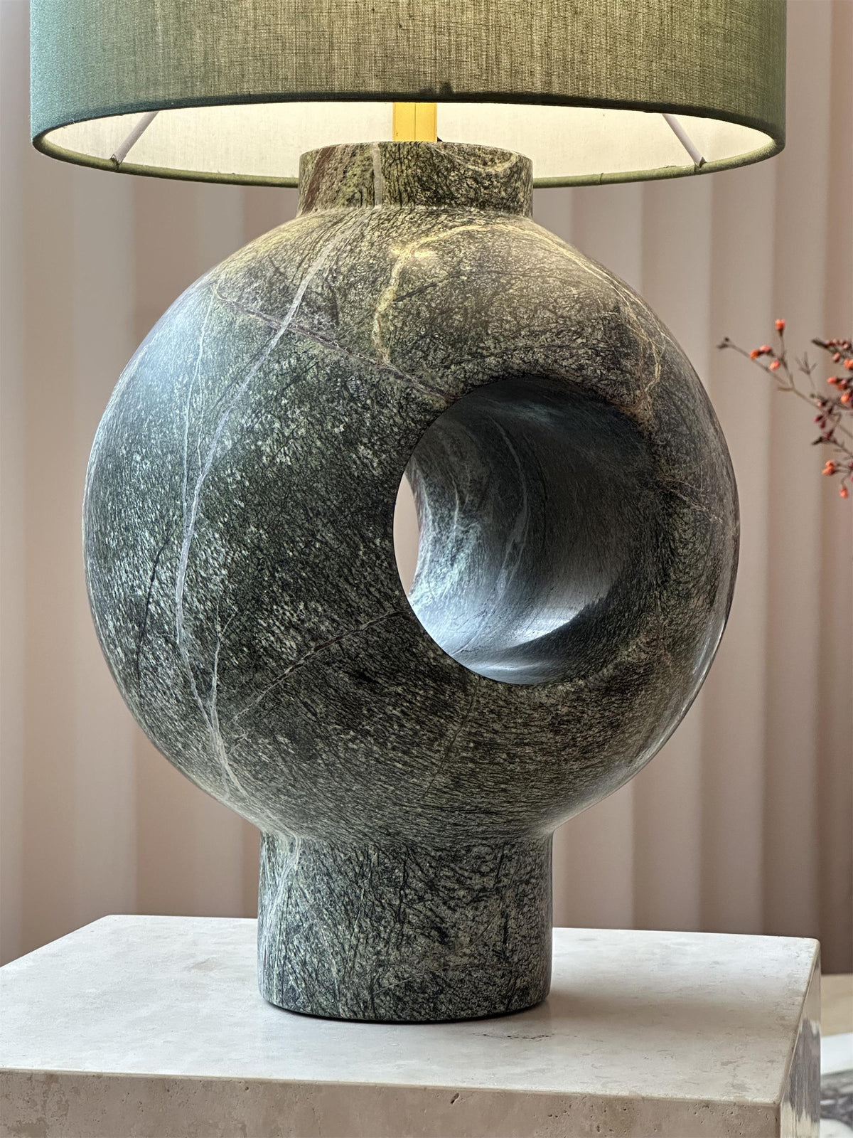 Hollie Marmor-Tischlampe