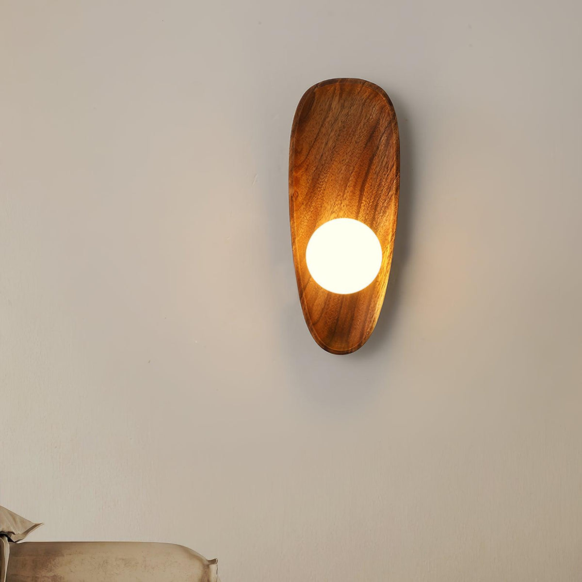 Sylaise zeitgenössische minimalistische Wandleuchte aus Holz und Glas
