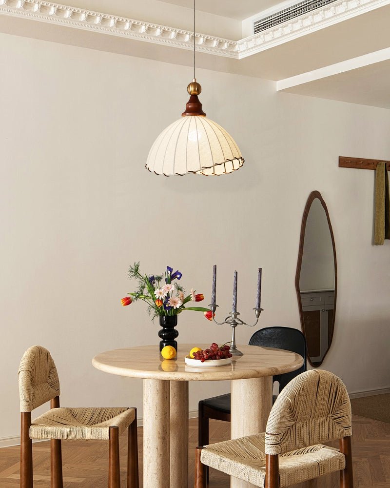 Earian Pendelleuchte aus Holz und Stoff im eleganten Design