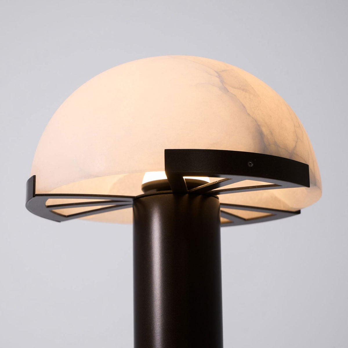 Keir Alabaster-Tischlampe