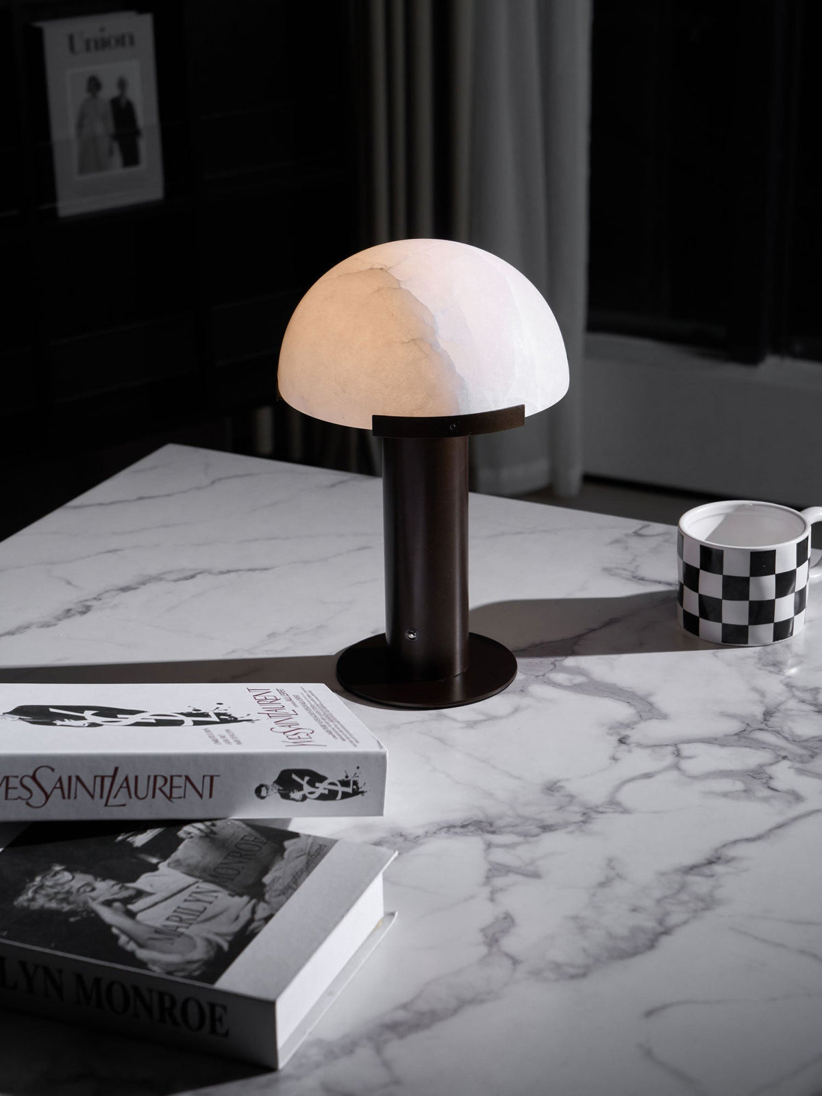 Keir Alabaster-Tischlampe
