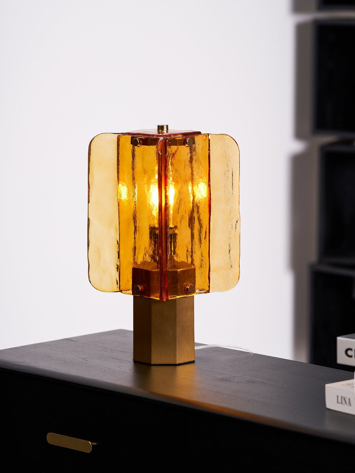 Yentix Tischleuchte aus Glas