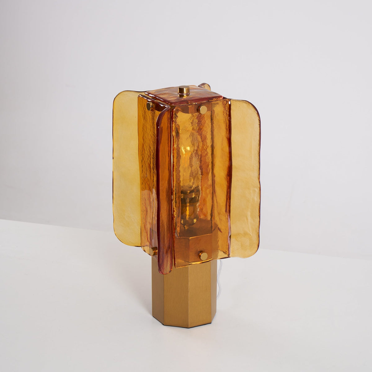 Yentix Tischleuchte aus Glas