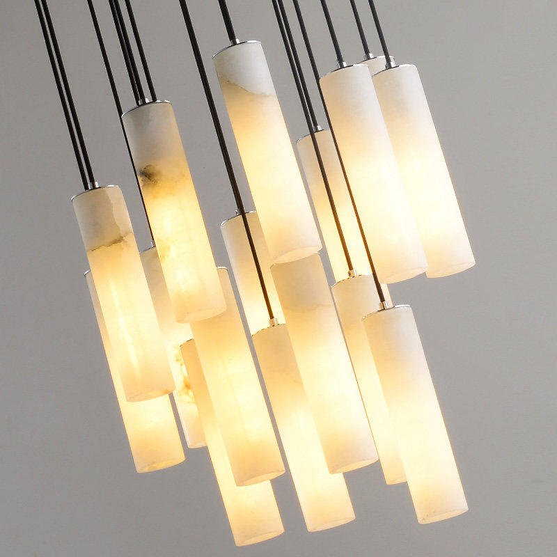 Niveise Pendelleuchte aus Alabaster in Kieselsteinform