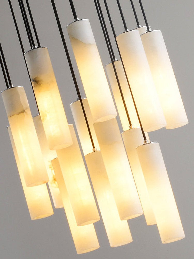 Niveise Pendelleuchte aus Alabaster in Kieselsteinform