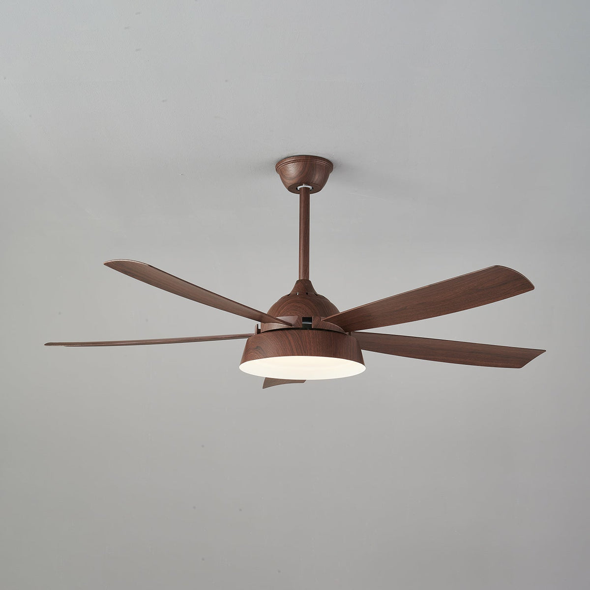 Orvino Deckenventilator mit Beleuchtung aus Holz