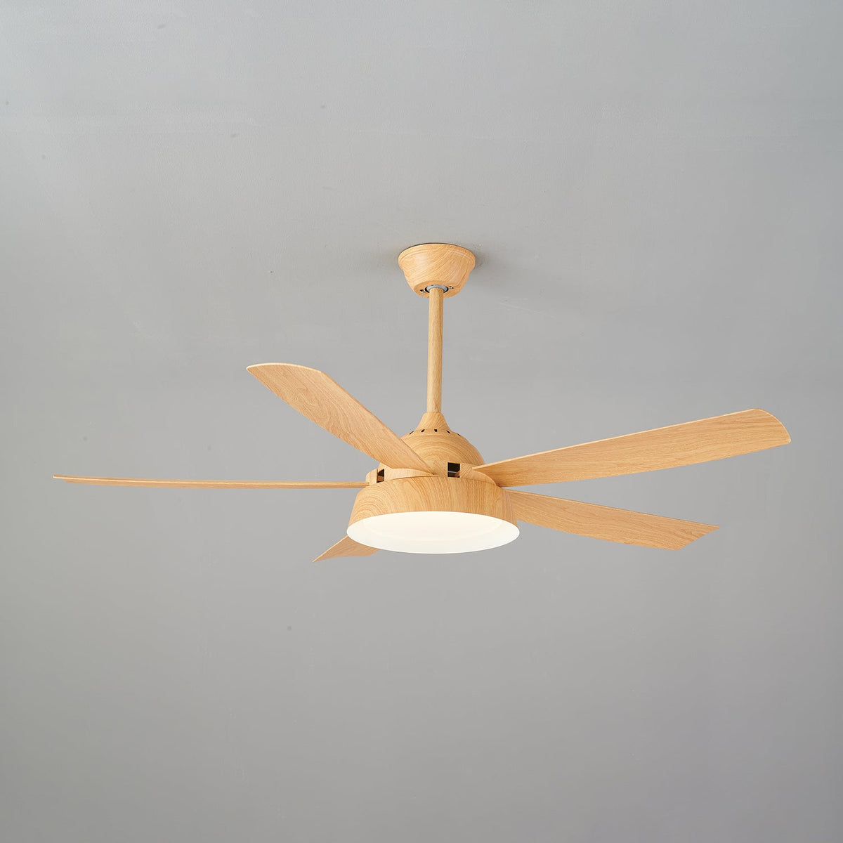 Orvino Deckenventilator mit Beleuchtung aus Holz