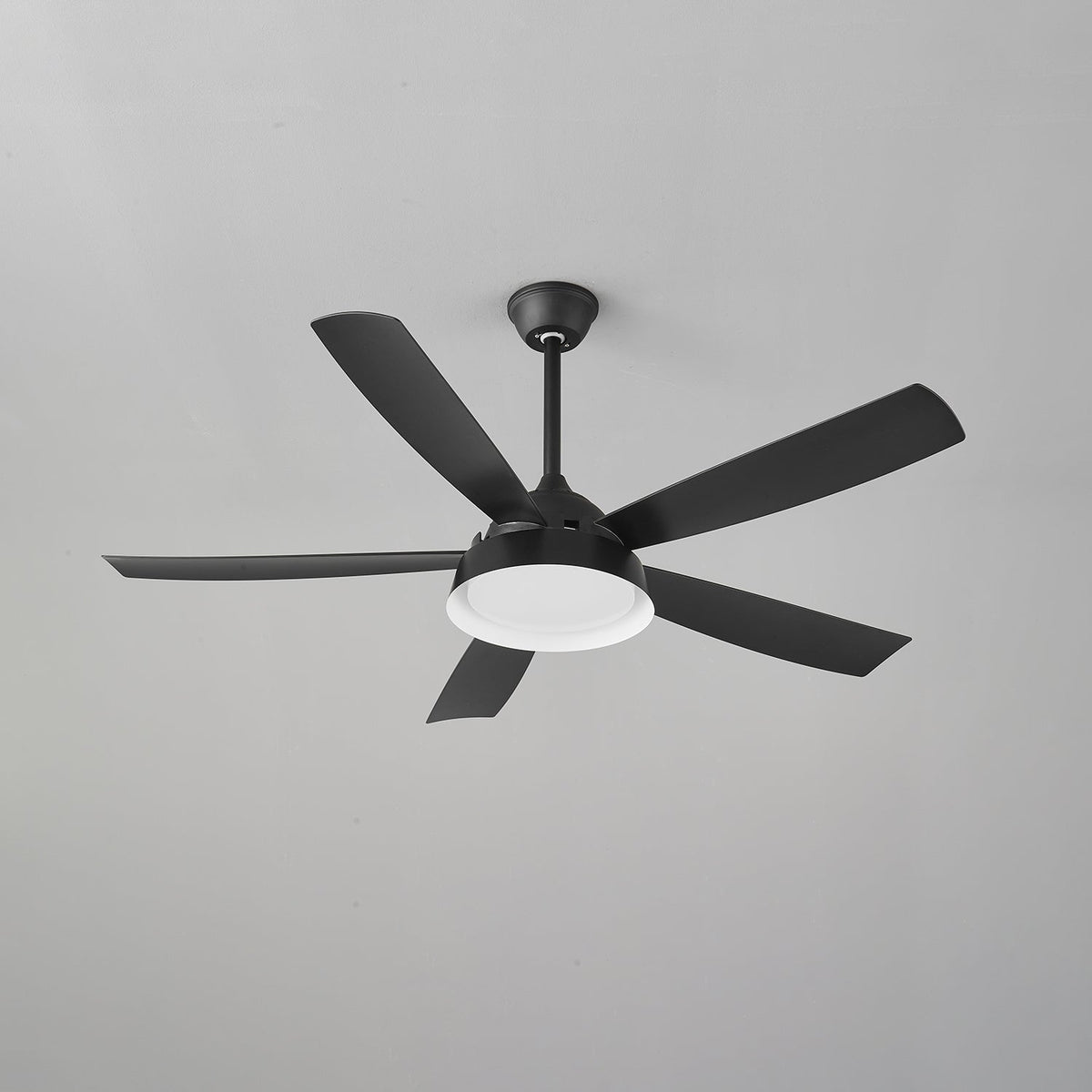 Orvino Deckenventilator mit Beleuchtung aus Holz