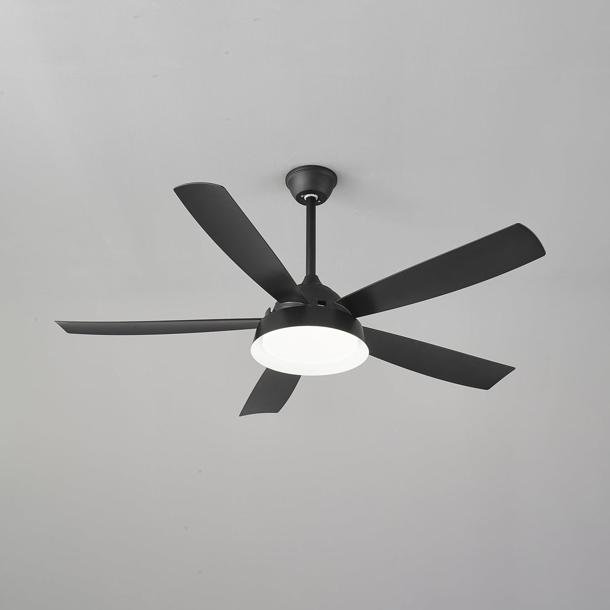 Orvino Deckenventilator mit Beleuchtung aus Holz
