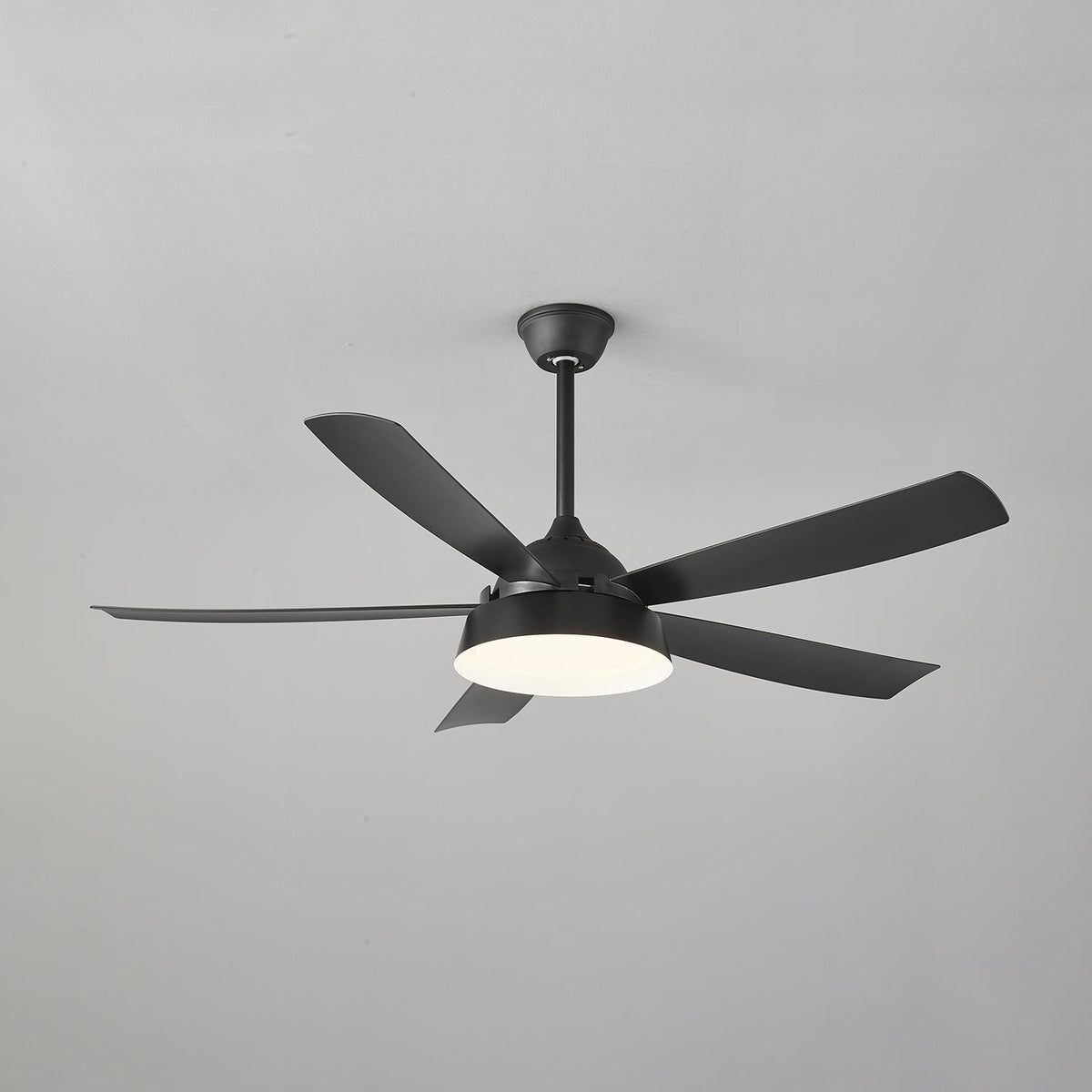 Orvino Deckenventilator mit Beleuchtung aus Holz