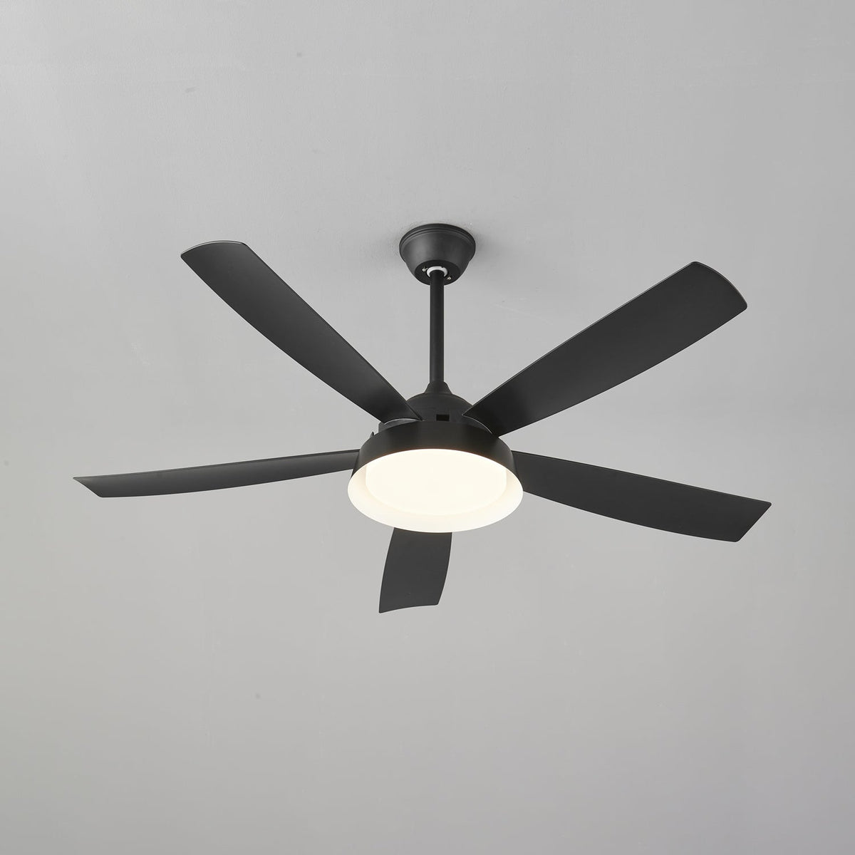 Orvino Deckenventilator mit Beleuchtung aus Holz