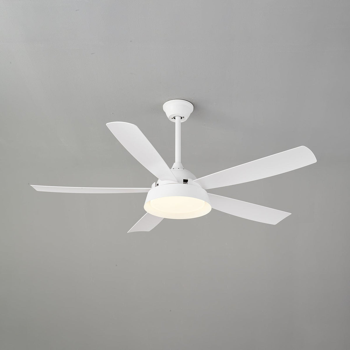 Orvino Deckenventilator mit Beleuchtung aus Holz