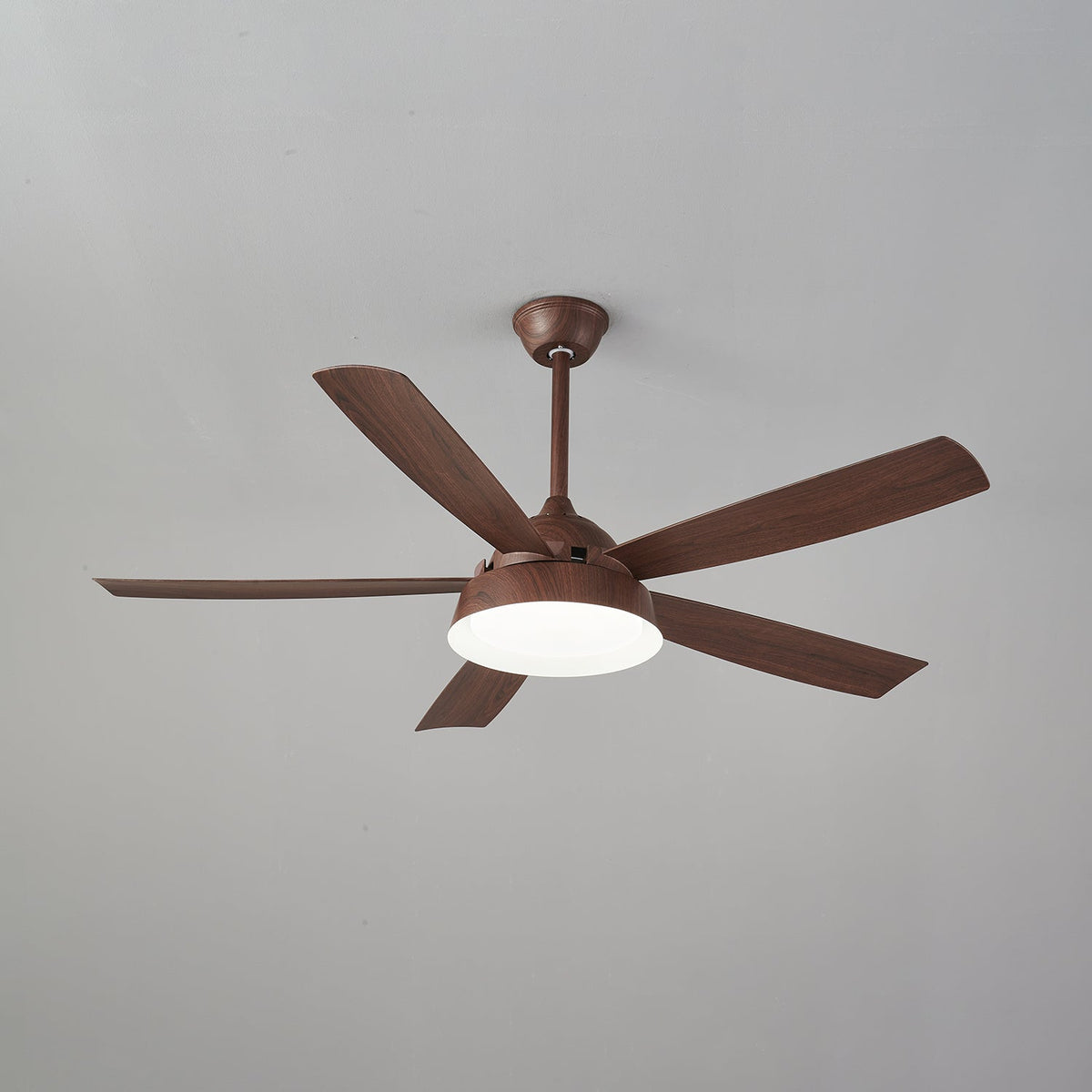 Orvino Deckenventilator mit Beleuchtung aus Holz