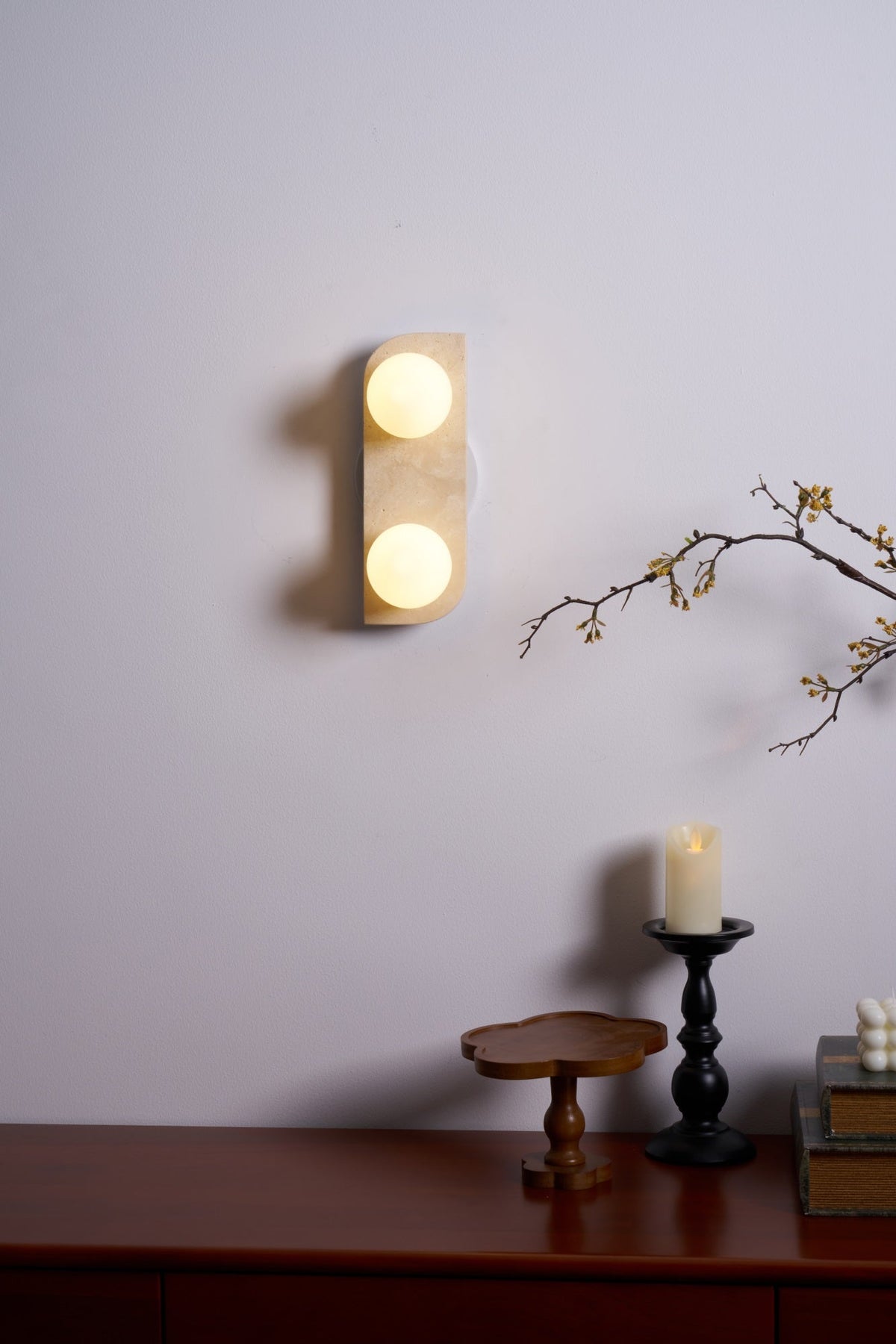 Serearia Minimalistische Wandleuchte aus Gelbem Travertin mit Stecker