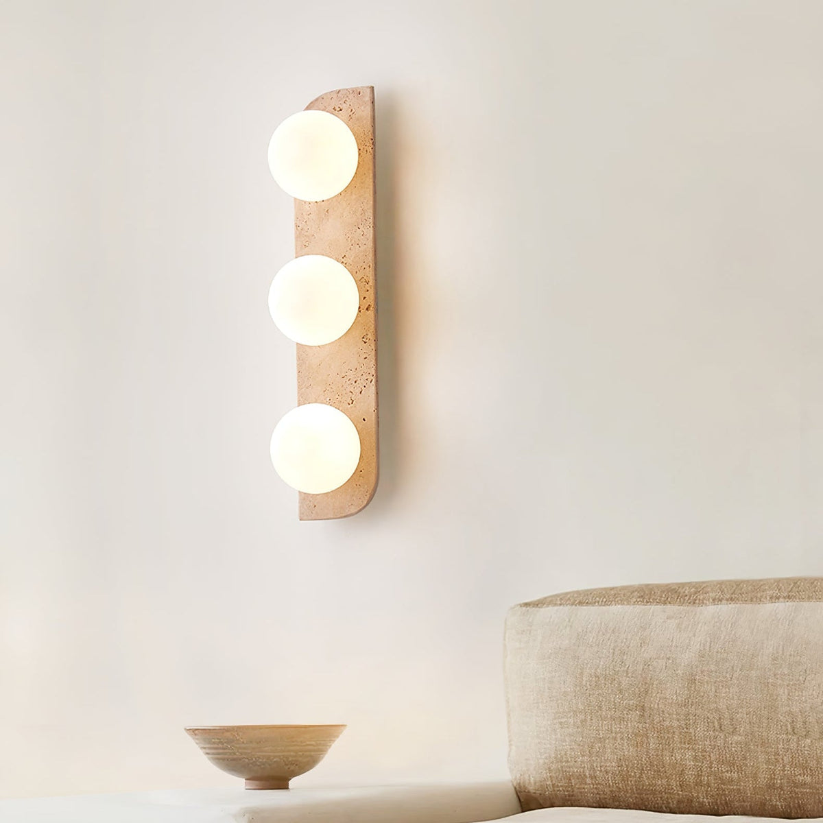 Serearia Minimalistische Wandleuchte aus Gelbem Travertin mit Stecker