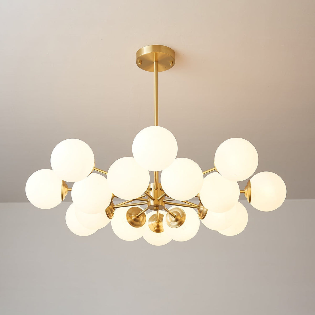 Velirora Kronleuchter Elysium Messing Mattiertes Glas Kugeln