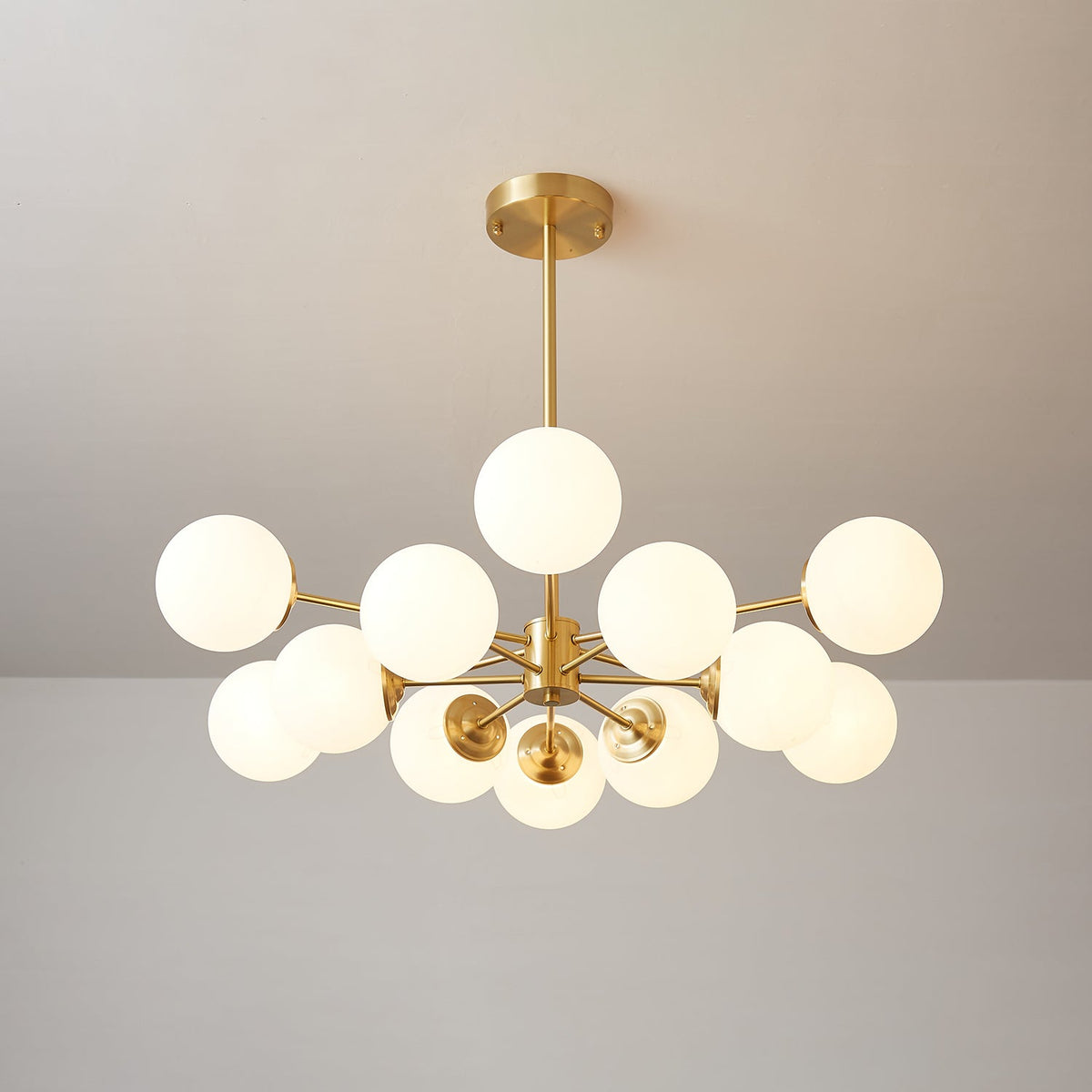 Velirora Kronleuchter Elysium Messing Mattiertes Glas Kugeln