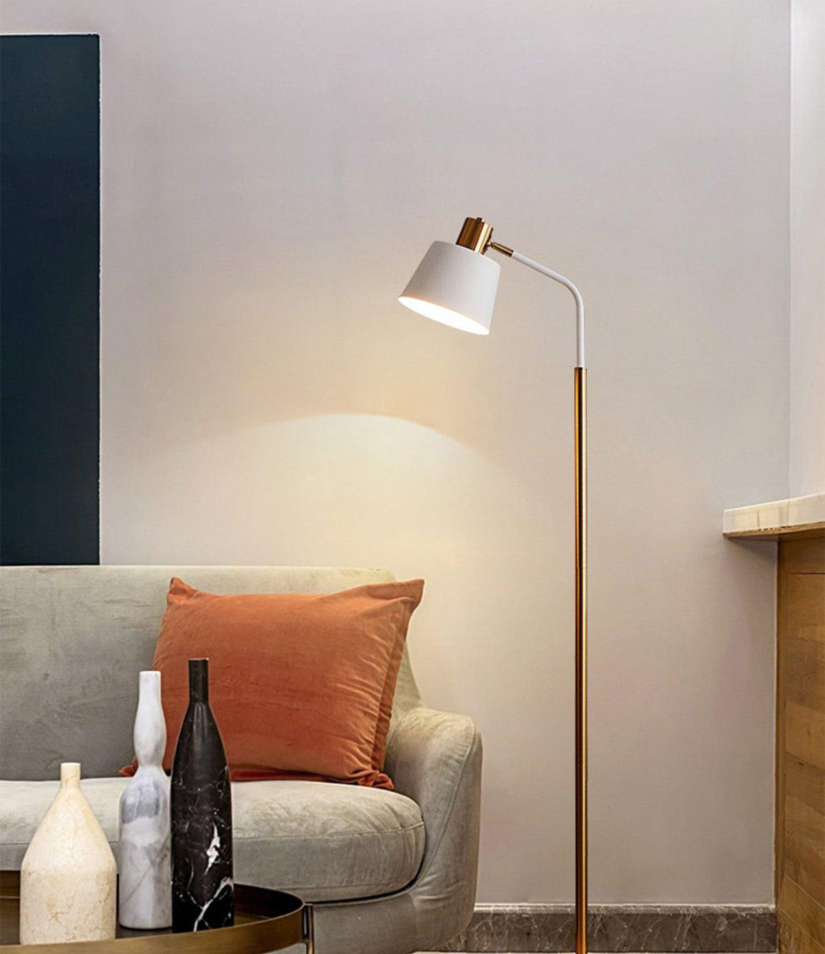 Xildas Schwarz & Gold Minimalistische Stehleuchte