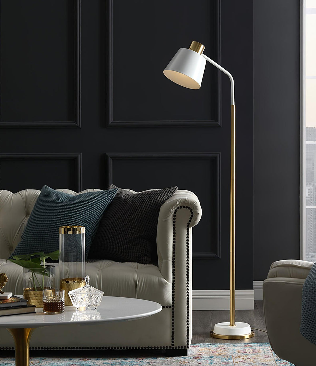 Xildas Schwarz & Gold Minimalistische Stehleuchte