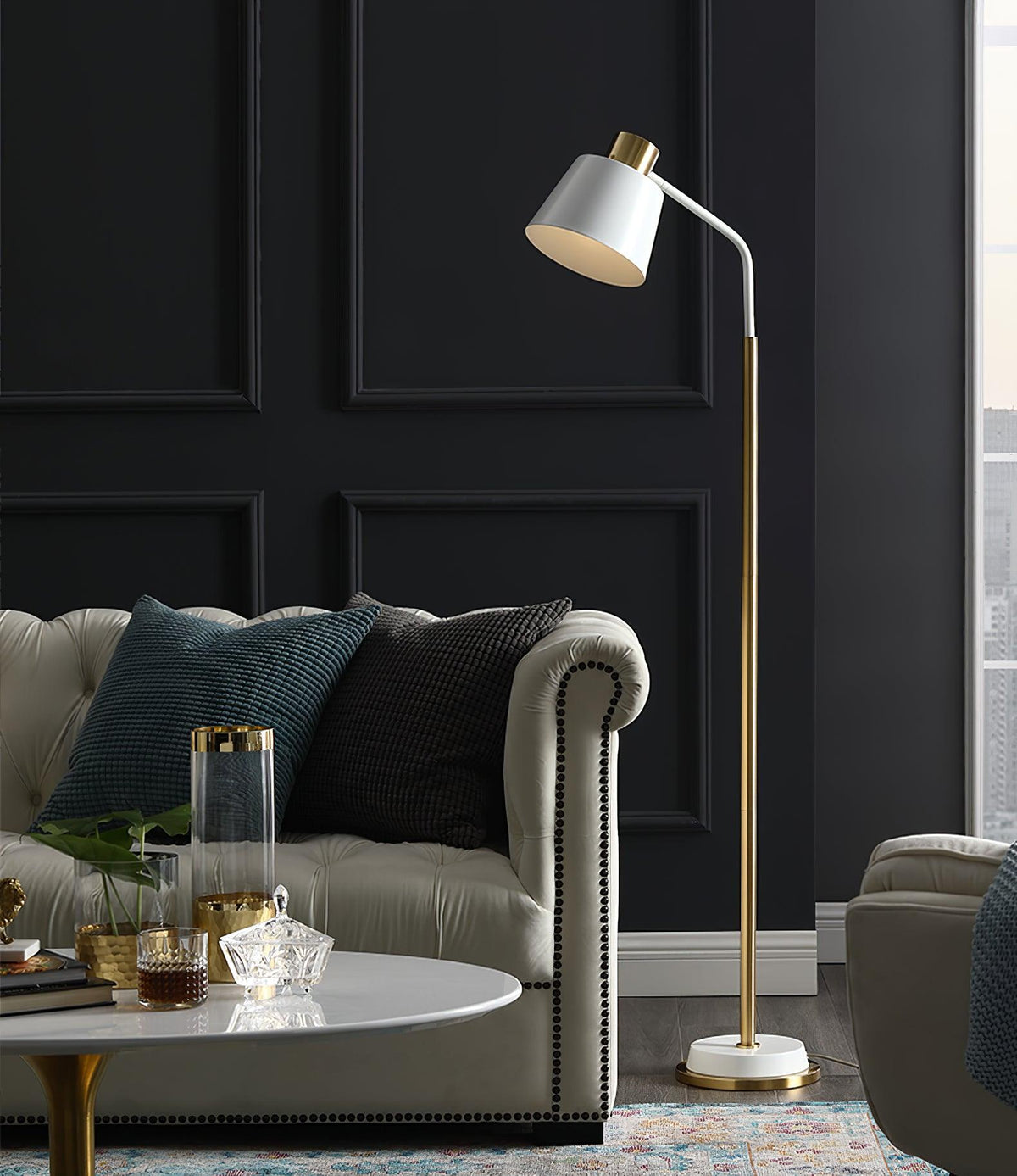 Xildas Schwarz & Gold Minimalistische Stehleuchte