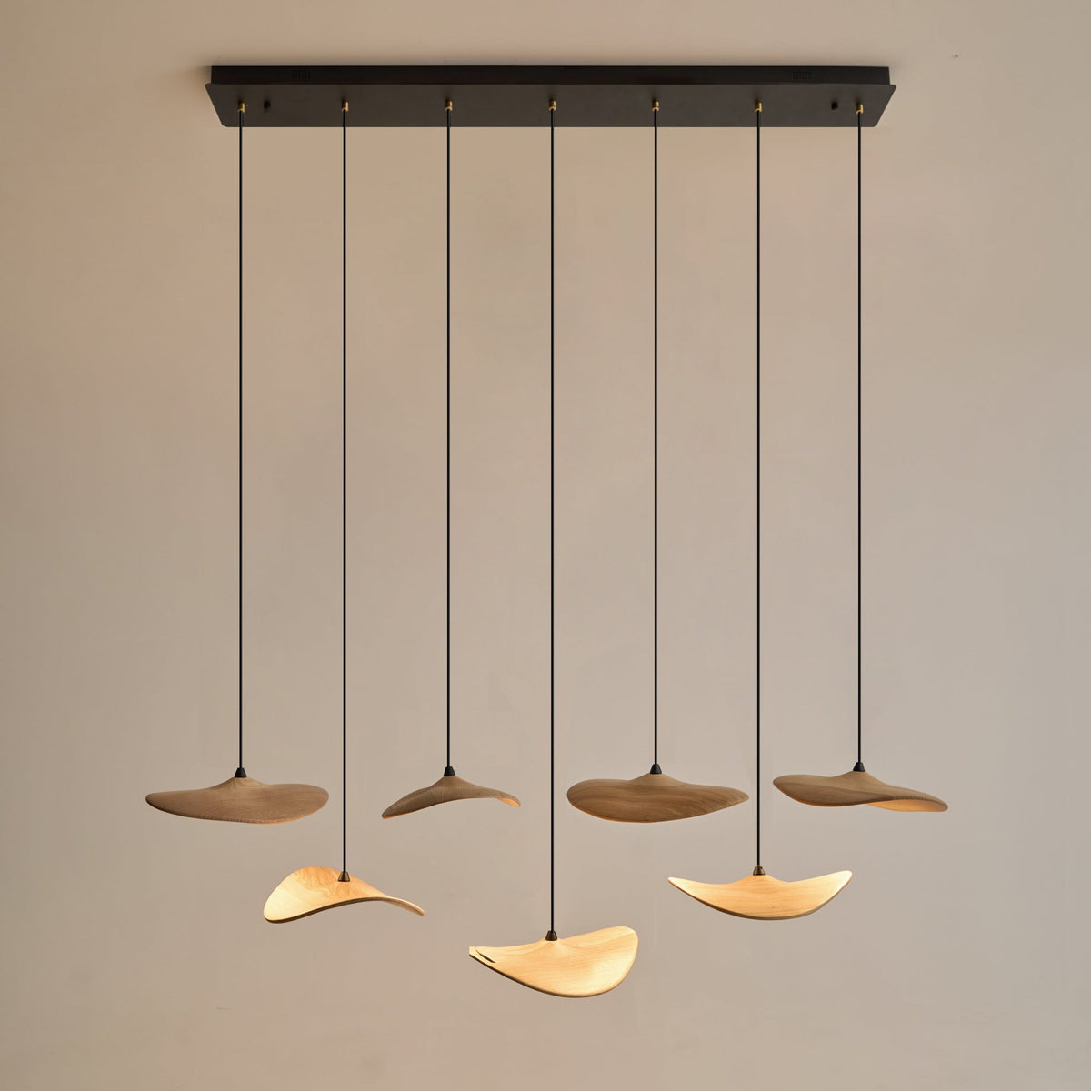 Abbott Kronleuchter zeitgenössisch minimalistisch leerer Blatt Holz