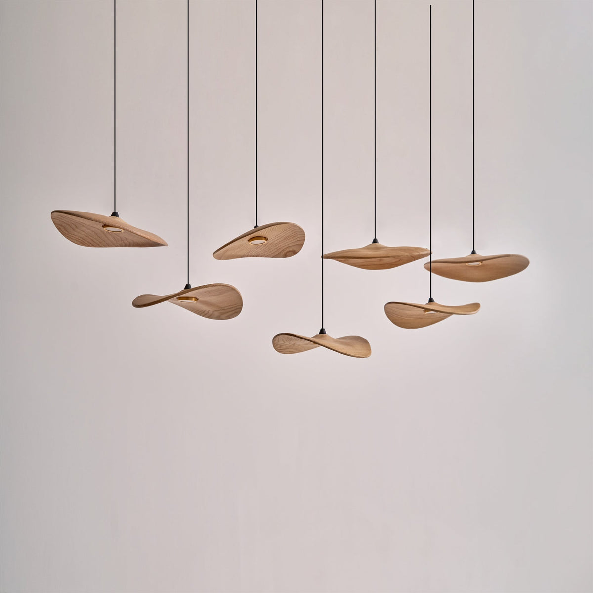 Abbott Kronleuchter zeitgenössisch minimalistisch leerer Blatt Holz