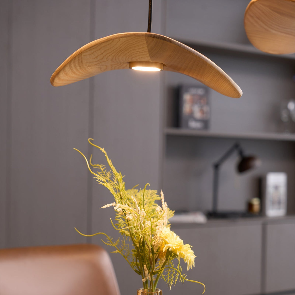 Abbott Kronleuchter zeitgenössisch minimalistisch leerer Blatt Holz