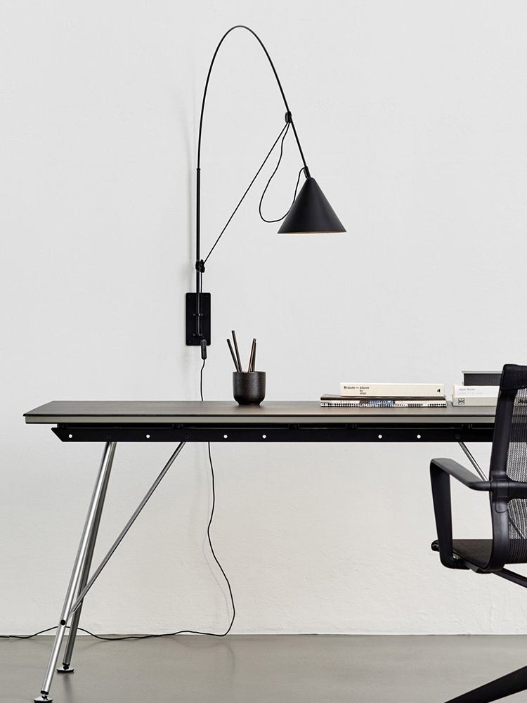 Noraette Wandleuchte Arc Struktur mit Kegel-Lampenschirm minimalistisch