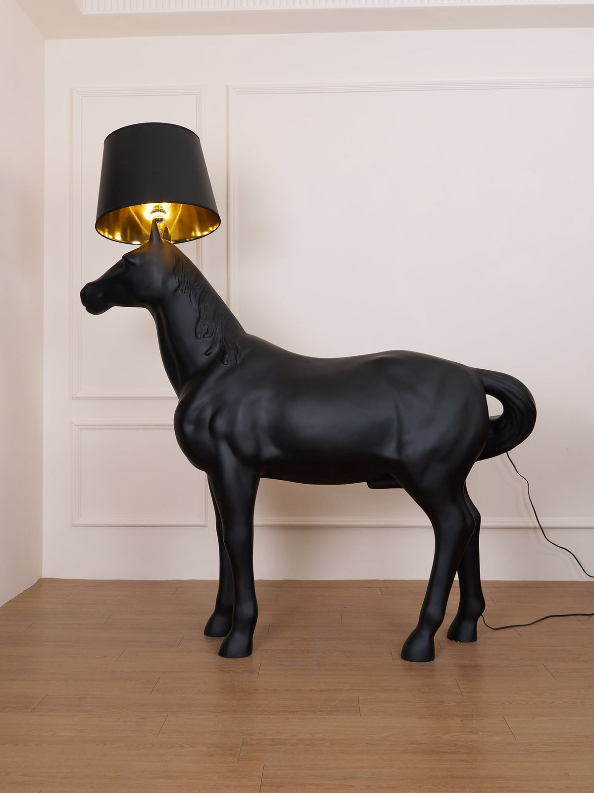 Miron Stehleuchte aus Kunststoff und Stoff