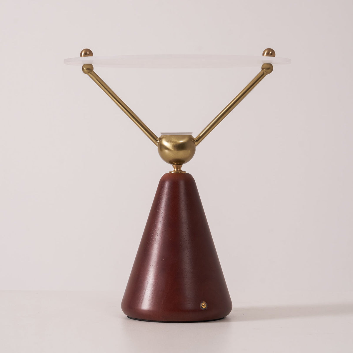 Balance Tischleuchte aus Holz im modernen Stil