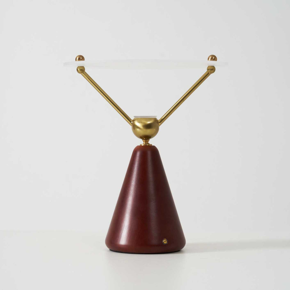 Balance Tischleuchte aus Holz im modernen Stil