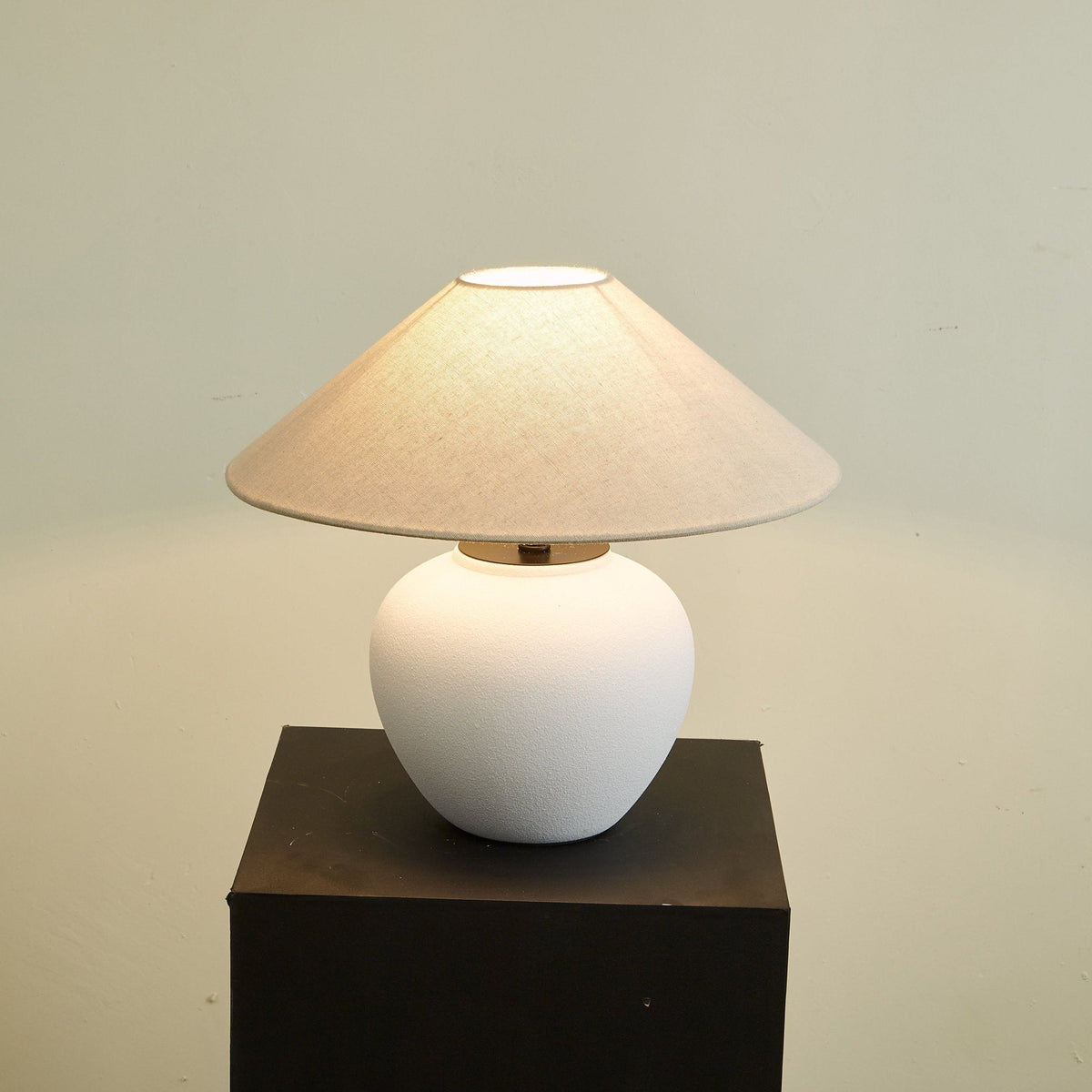 Alba elegante Tischleuchte aus Keramik