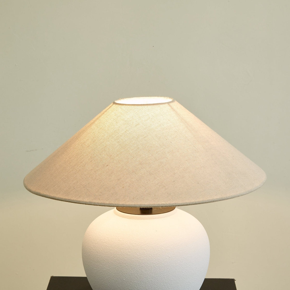 Alba elegante Tischleuchte aus Keramik