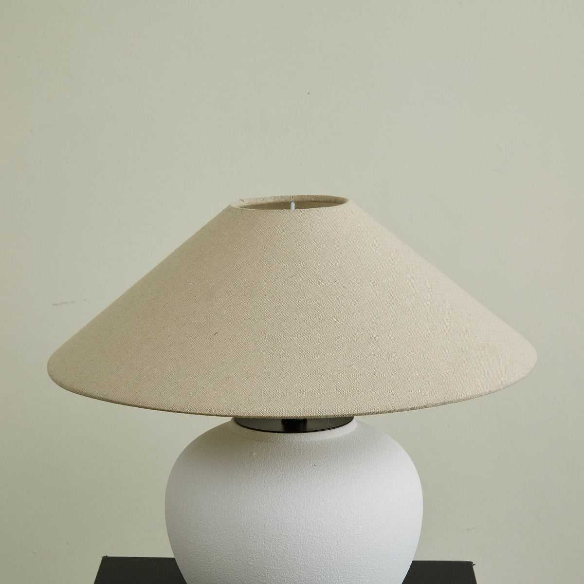 Alba elegante Tischleuchte aus Keramik
