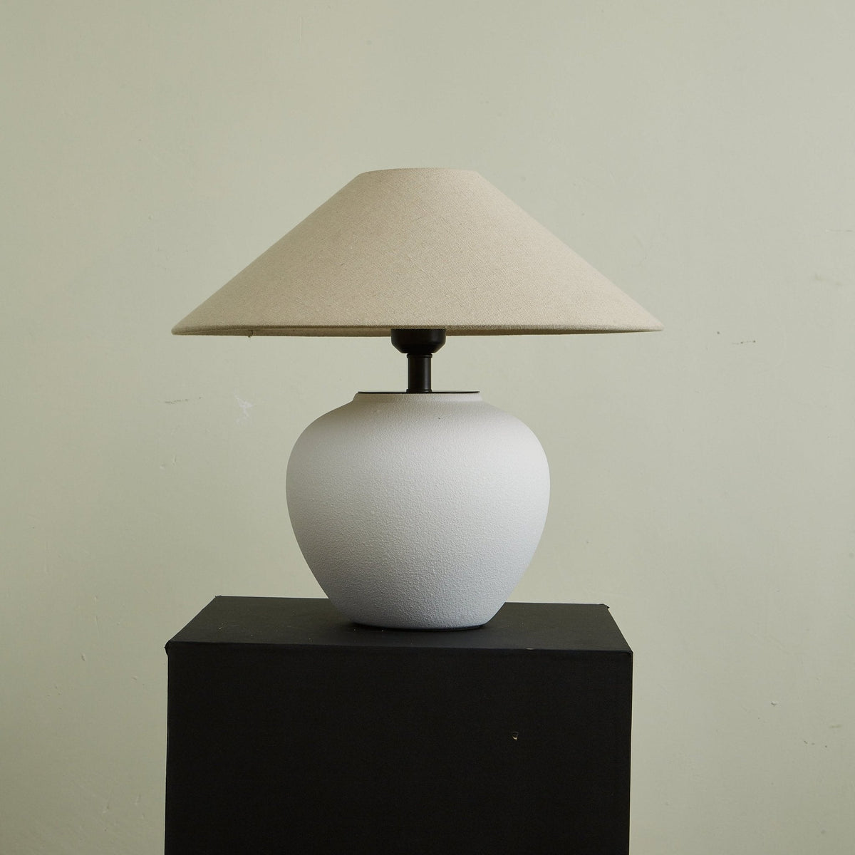 Alba elegante Tischleuchte aus Keramik