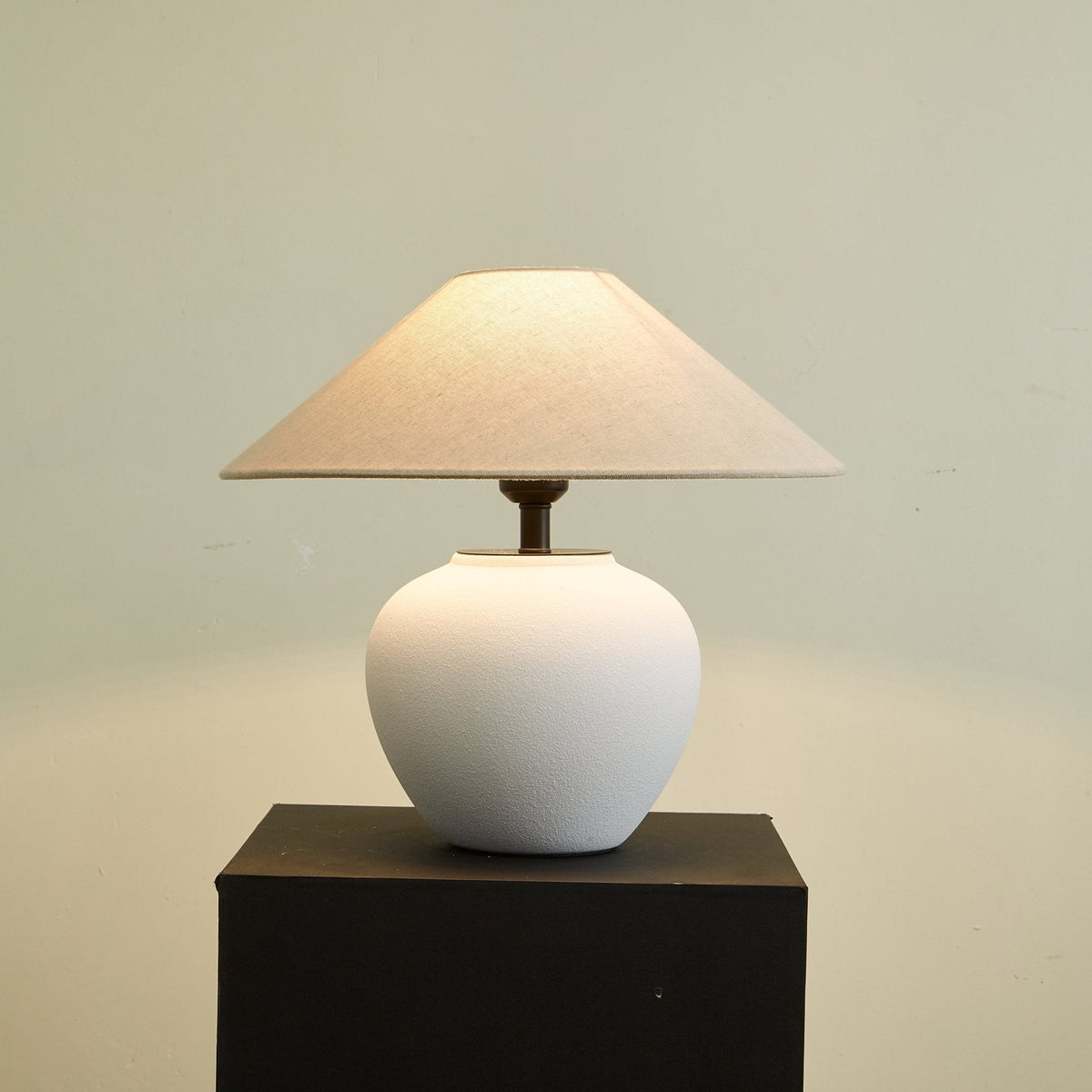 Alba elegante Tischleuchte aus Keramik