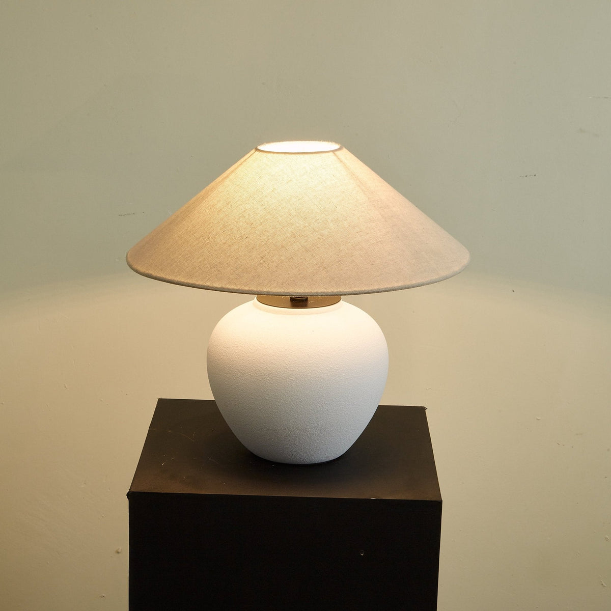 Alba elegante Tischleuchte aus Keramik