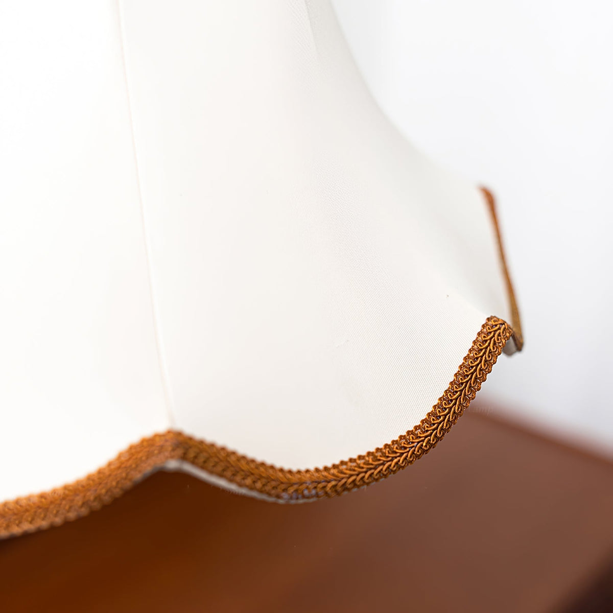 Eurvaryra Pendelleuchte aus Stoff und Holz im klassischen eleganten Stil
