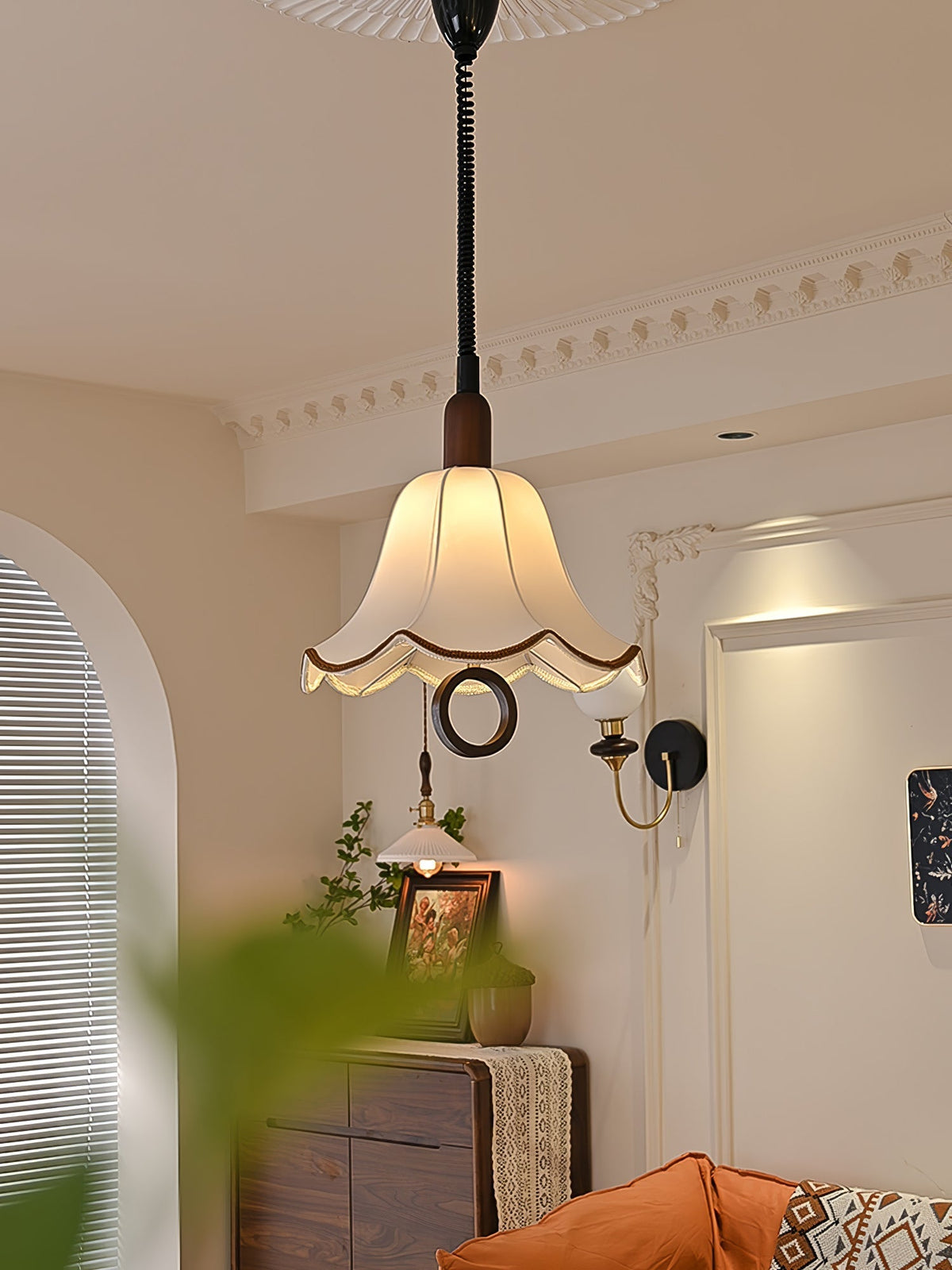Eurvaryra Pendelleuchte aus Stoff und Holz im klassischen eleganten Stil